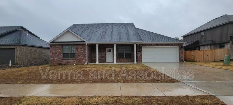 House for rent at 240 Vicks Circle, Centerton, AR 72719