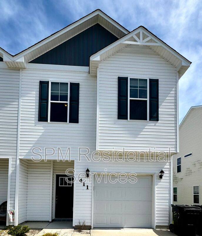 Townhouse for rent at 411 Vandemere Court, Holly Ridge, NC 28445