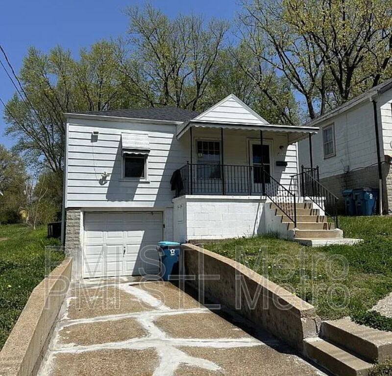 House for rent at 7117 Garesche Ave, Saint Louis, MO 63136