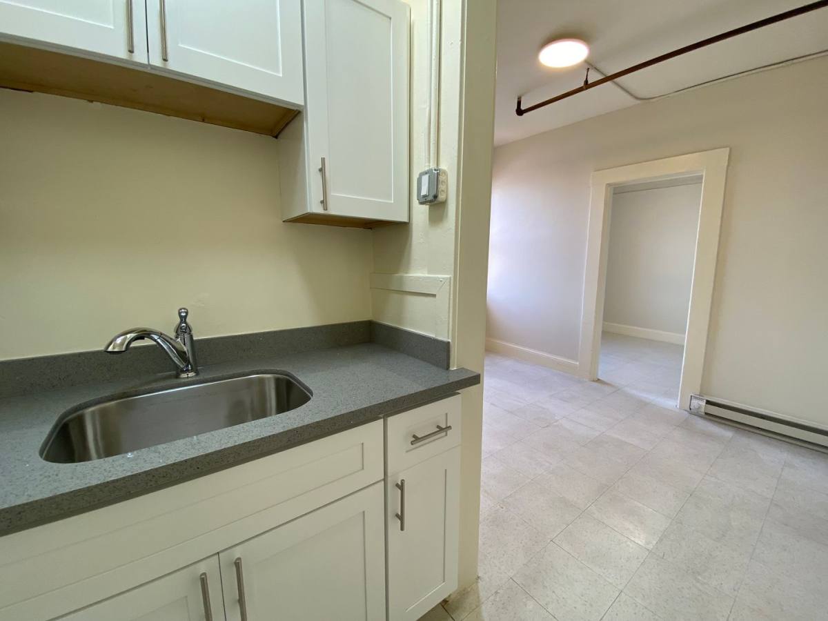 Apartment for rent at 858 Washington St, San Francisco, CA 94108