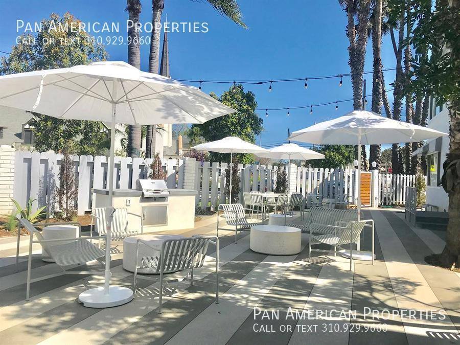 Apartment for rent at 5132 E Livingston Dr, Long Beach, CA 90803