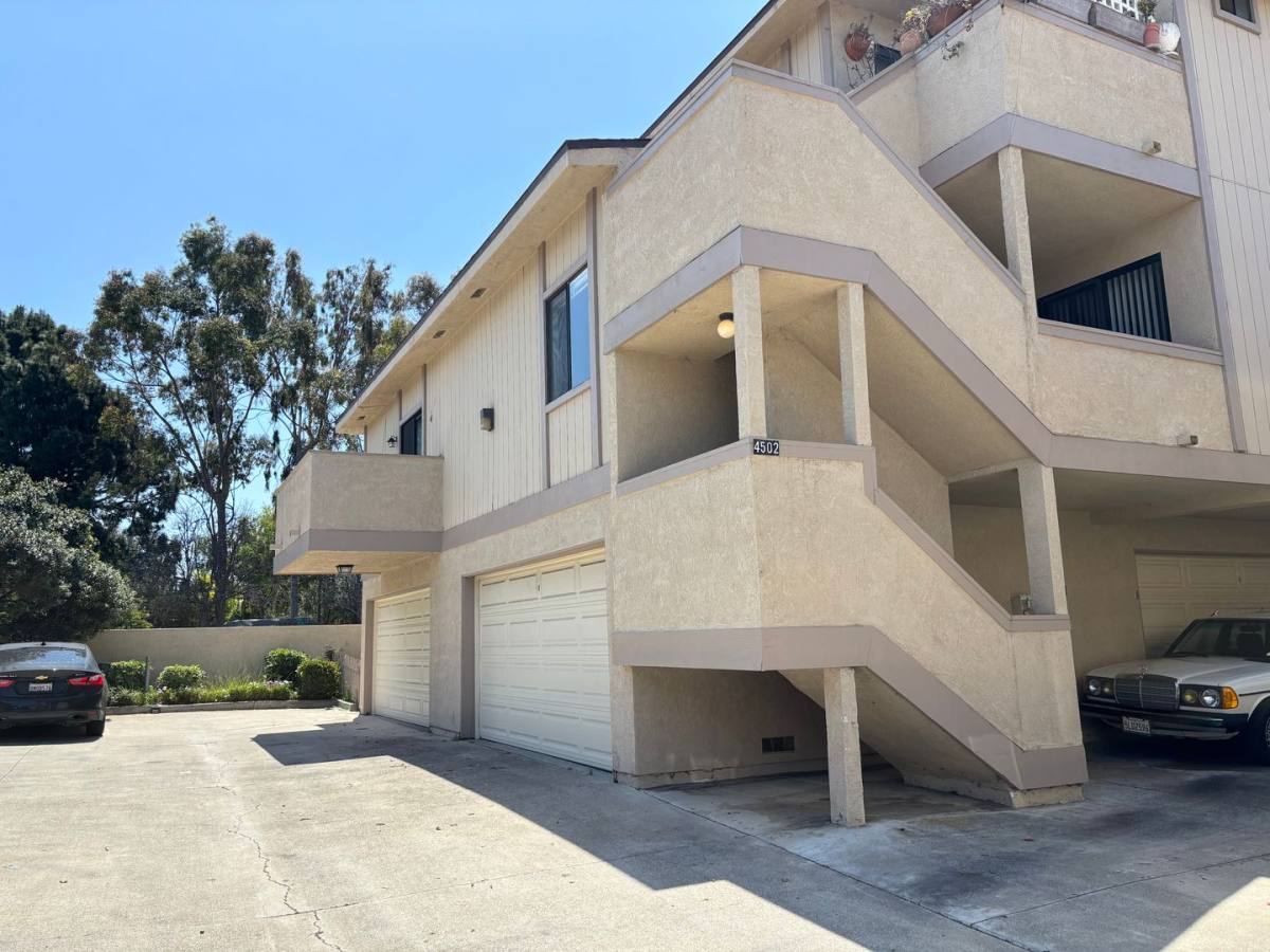 Apartment for rent at 4502 Warner Ave, Huntington Beach, CA 92649