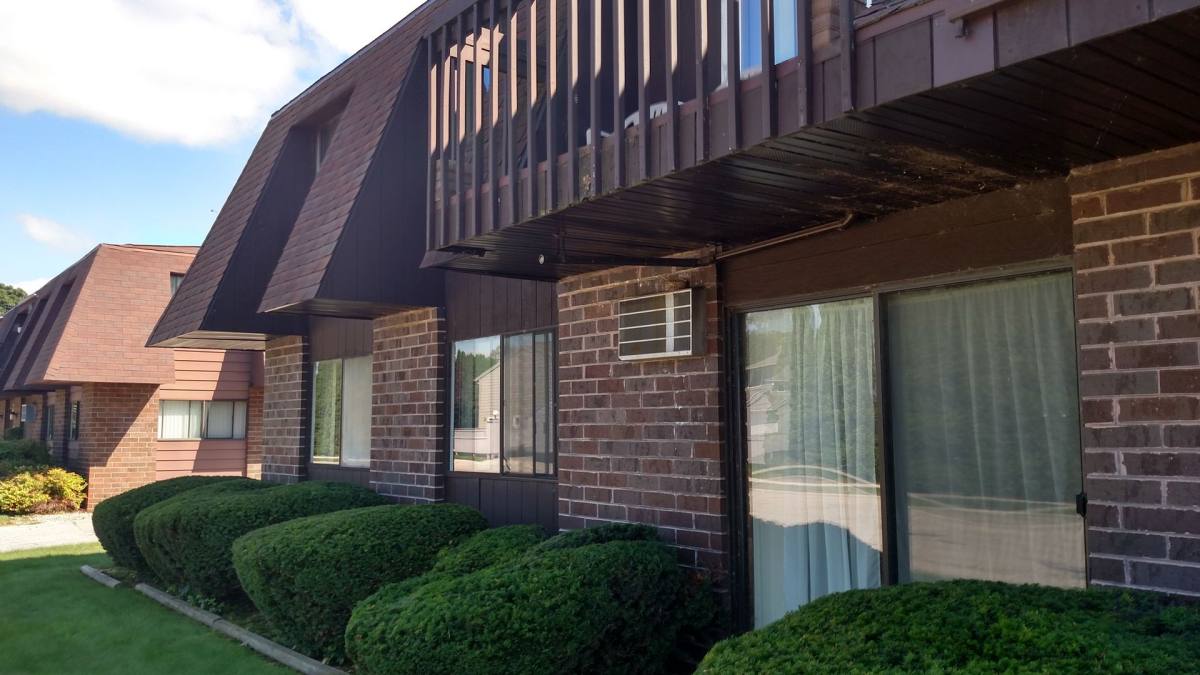 Apartment for rent at 1025 Willow Ave, Sheboygan, WI 53083