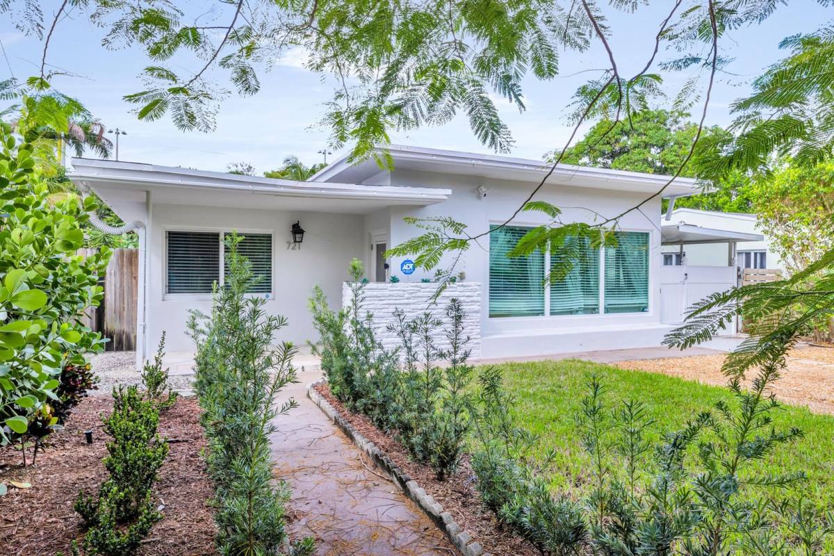 House for rent at 721 NE 15th Ave, Homestead, FL 33034
