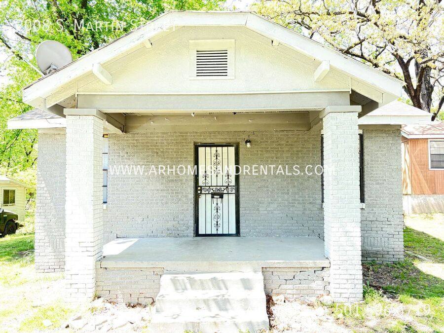 House for rent at 2008 S Martin St, Little Rock, AR 72204