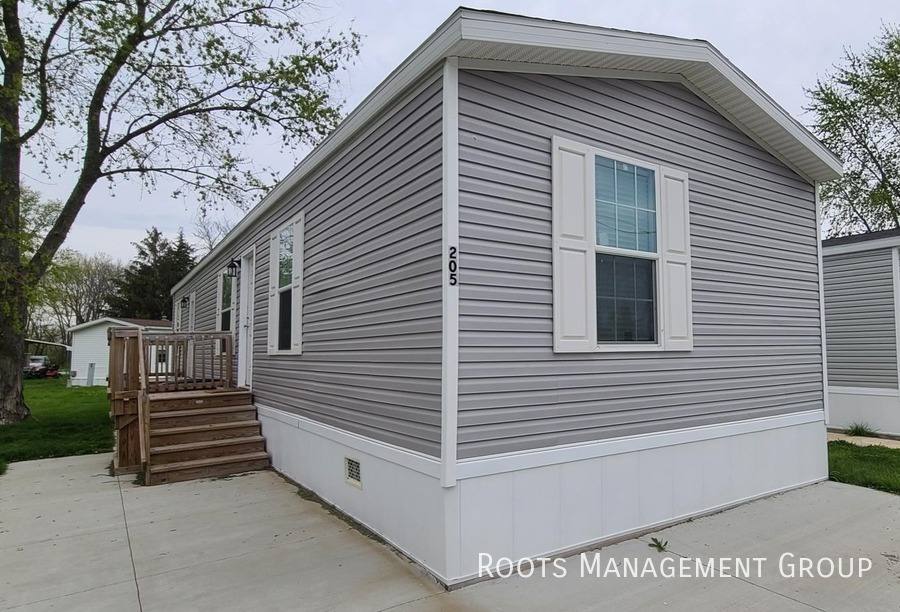 Apartment for rent at 205 S Lebanon St #205, Sullivan, IL 61951