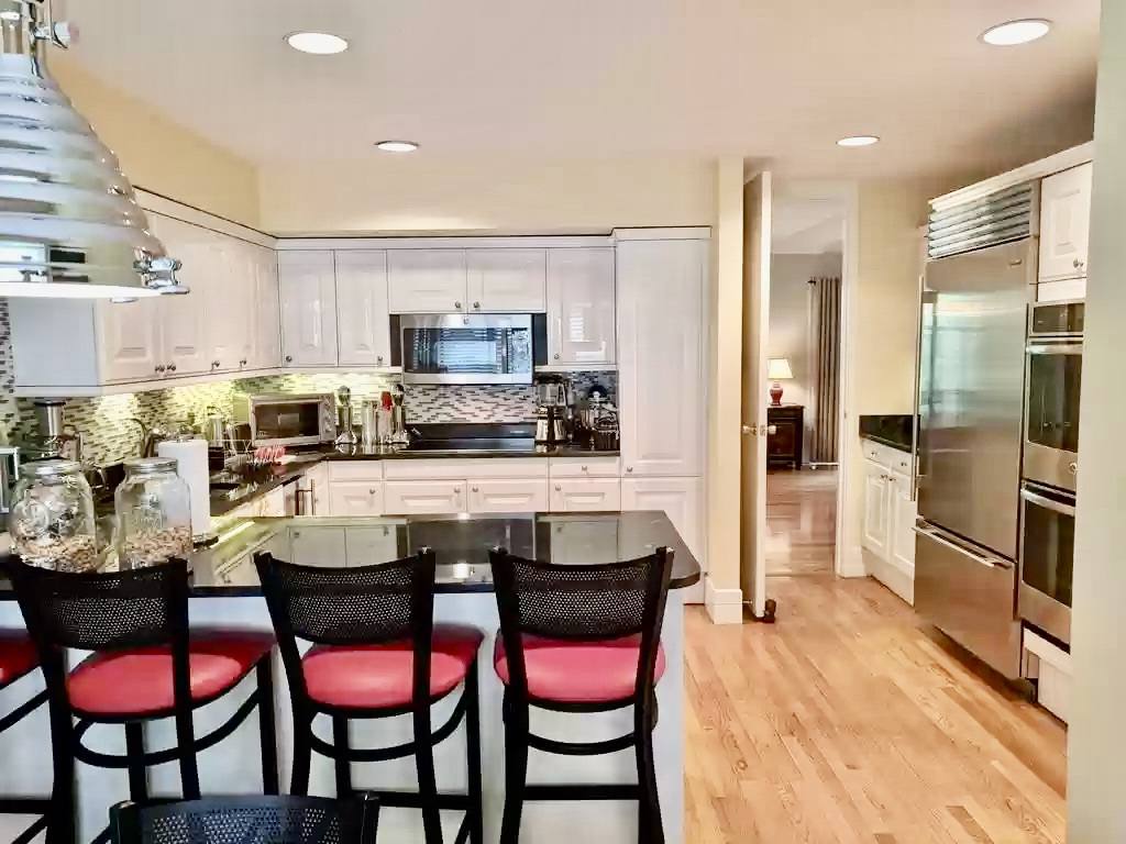 Townhouse for rent at 253 Nahanton St, Newton Center, MA 02459