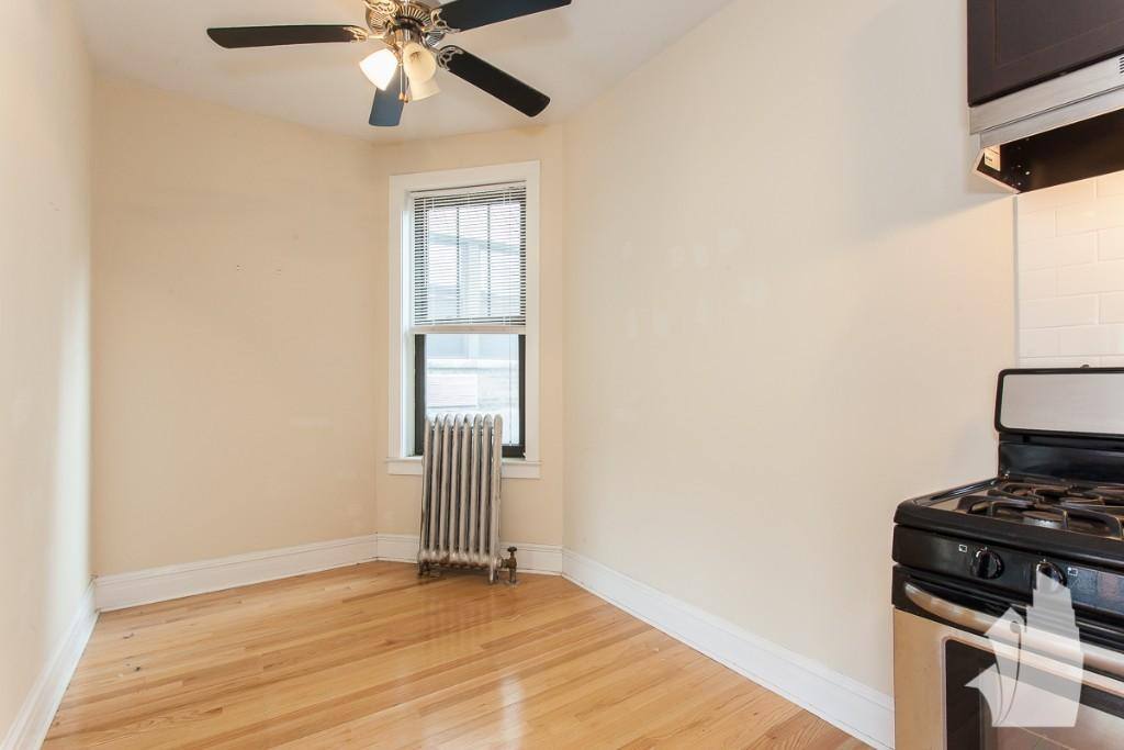 Apartment for rent at 428 W Surf St #310, Chicago, IL 60614