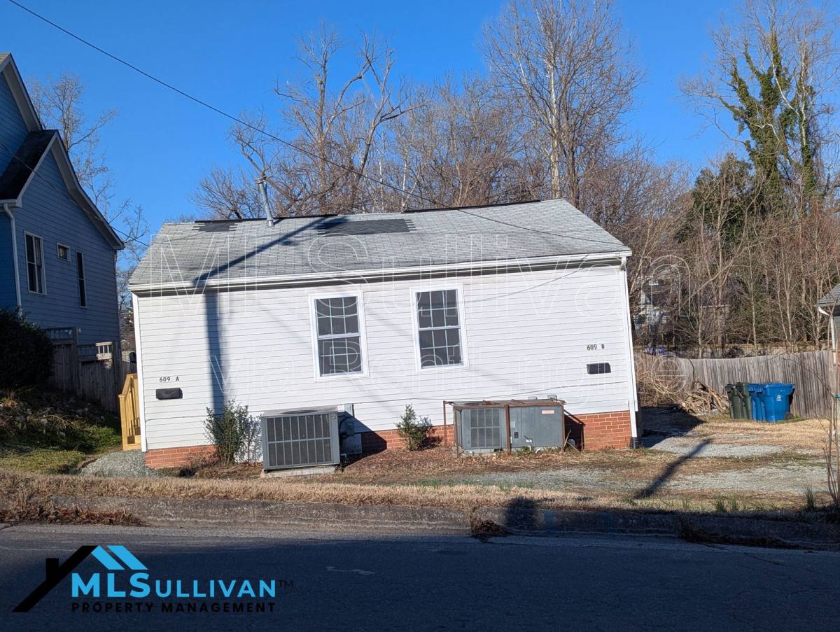 Apartment for rent at 609 N Elizabeth St #1, Durham, NC 27701