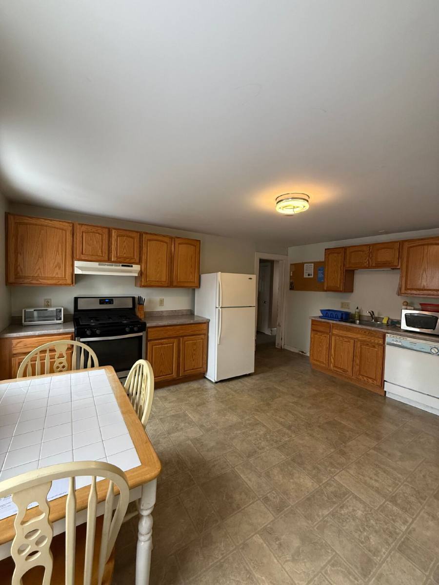 Apartment for rent at 15 Lake St, Amesbury, MA 01913