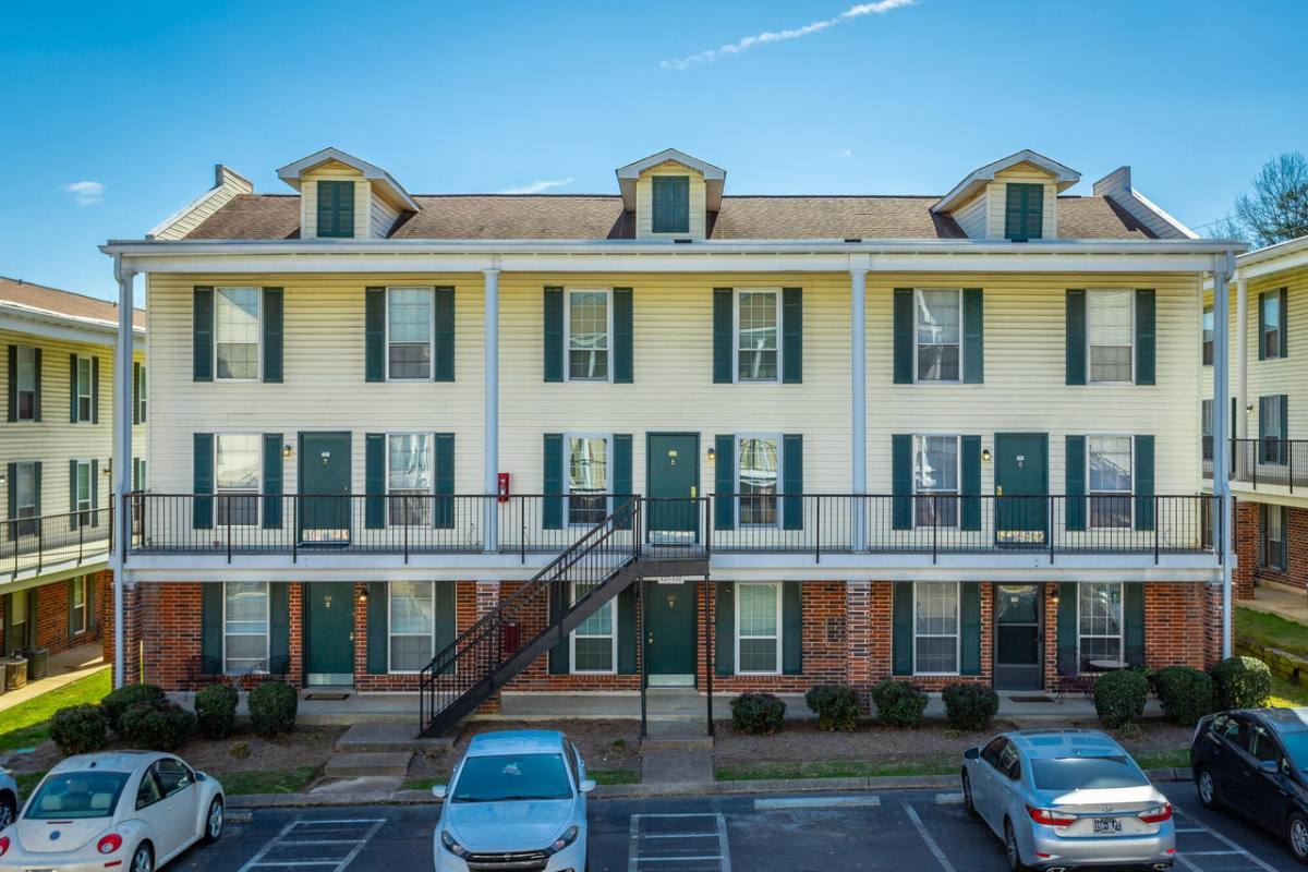 Condo for rent at 900 Mountain Creek Rd #J131, Chattanooga, TN 37405