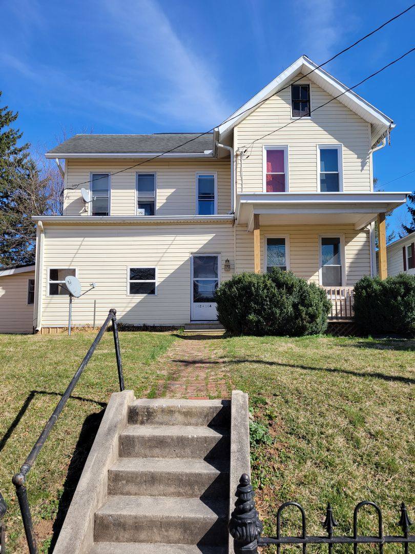 Apartment for rent at 142-144south Carlisle St, Greencastle, PA 17225