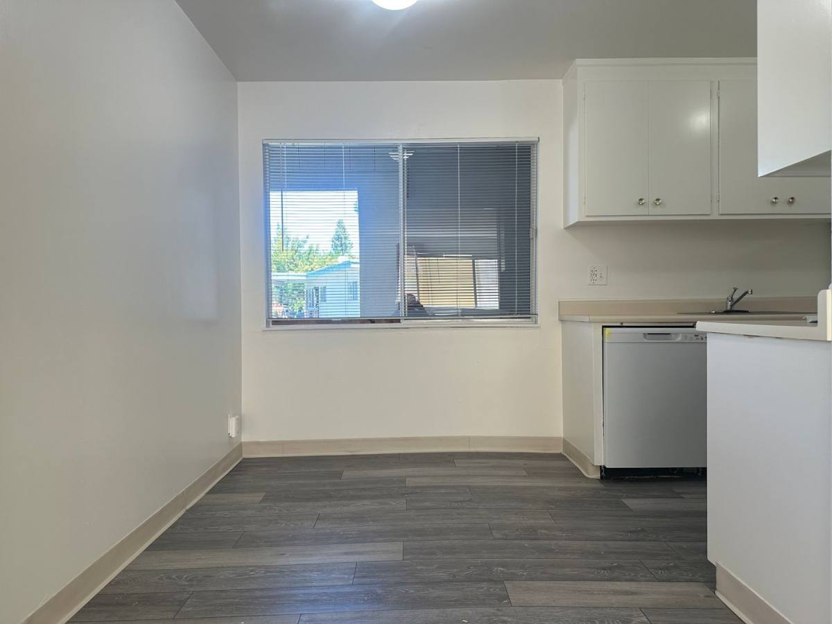 Apartment for rent at 1372 Creekside Dr, Walnut Creek, CA 94596