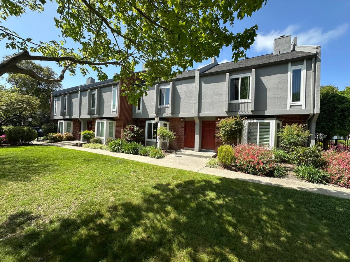 Townhouse for rent at 14 Sierra Lane, Walnut Creek, CA 94596