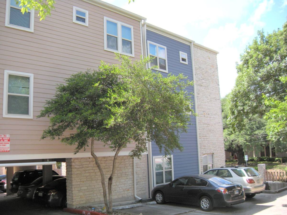 Apartment for rent at 2414 Longview, Austin, TX 78705