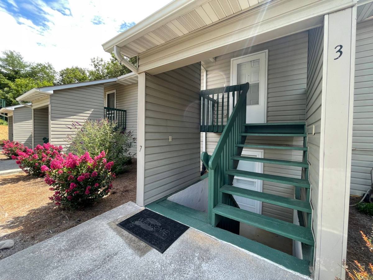 Apartment for rent at 19 Shanna Dr, Weaverville, NC 28787
