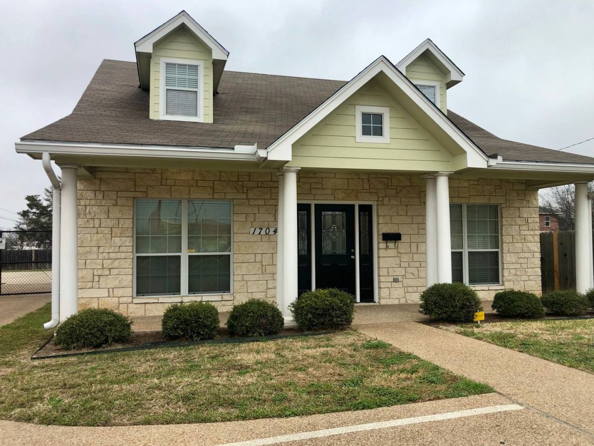 House for rent at 1704 S 18th St, Waco, TX 76706
