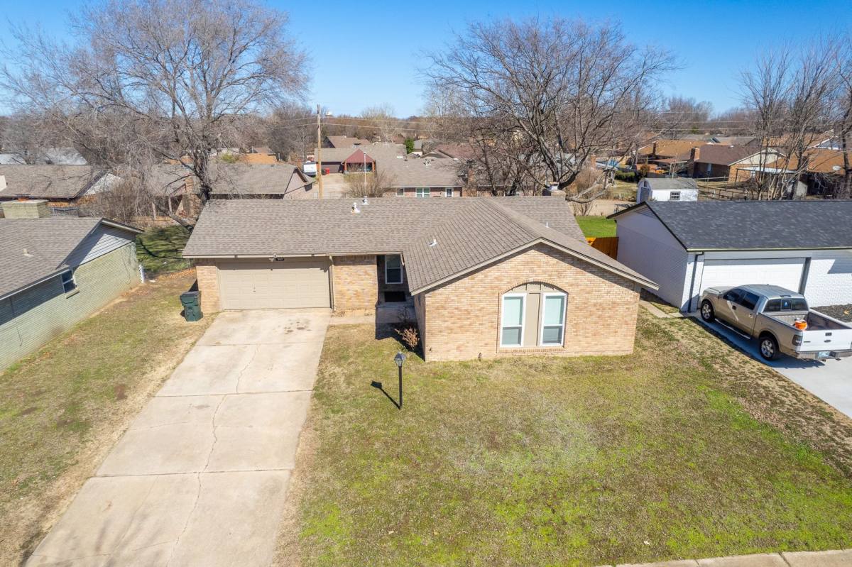 House for rent at 107 W 19th St, Owasso, OK 74055