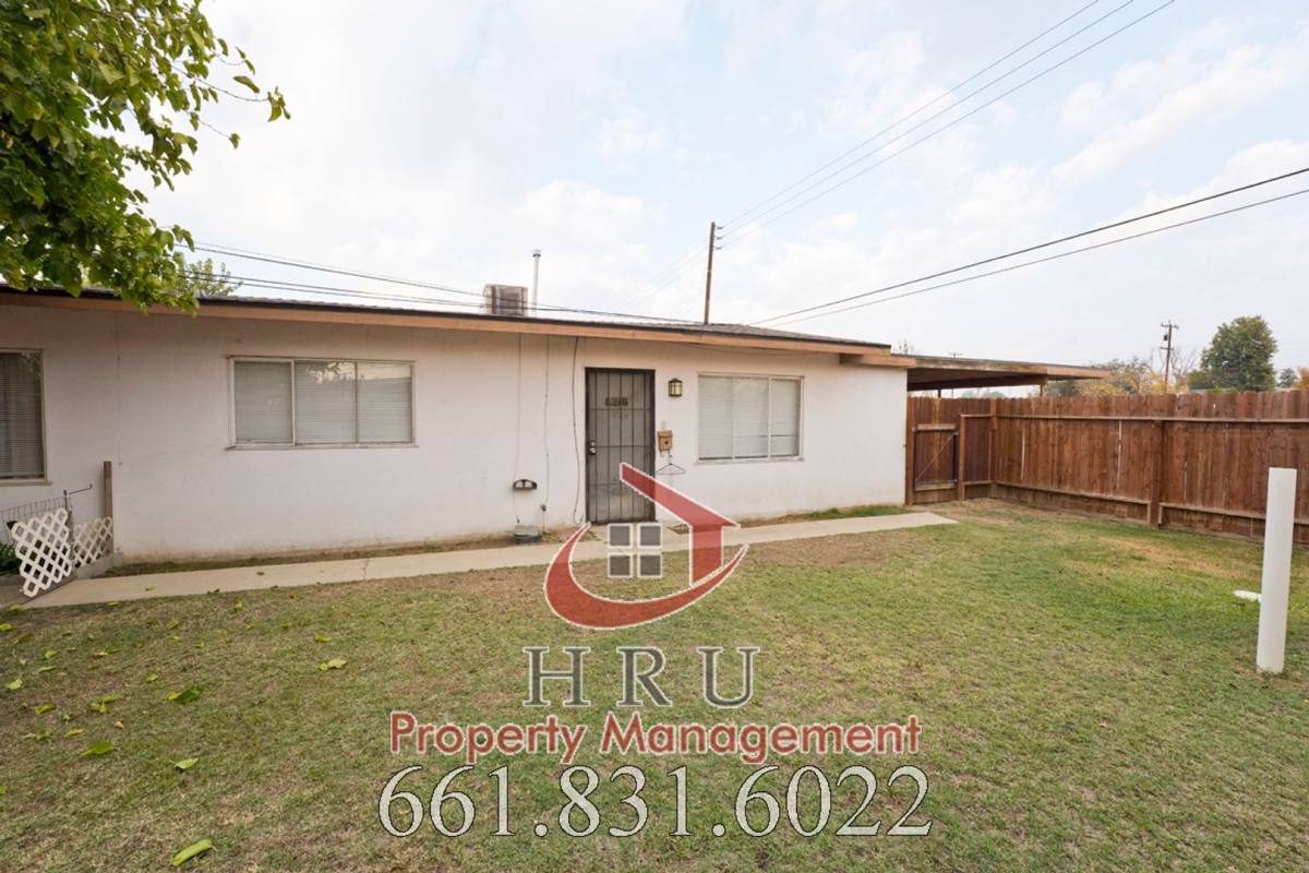 Apartment for rent at 917 S H St, Bakersfield, CA 93304