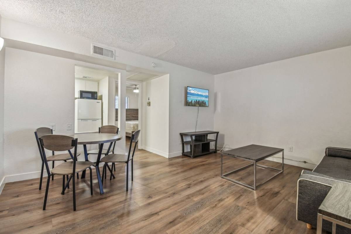 Apartment for rent at 2542 W Colter St, Phoenix, AZ 85017
