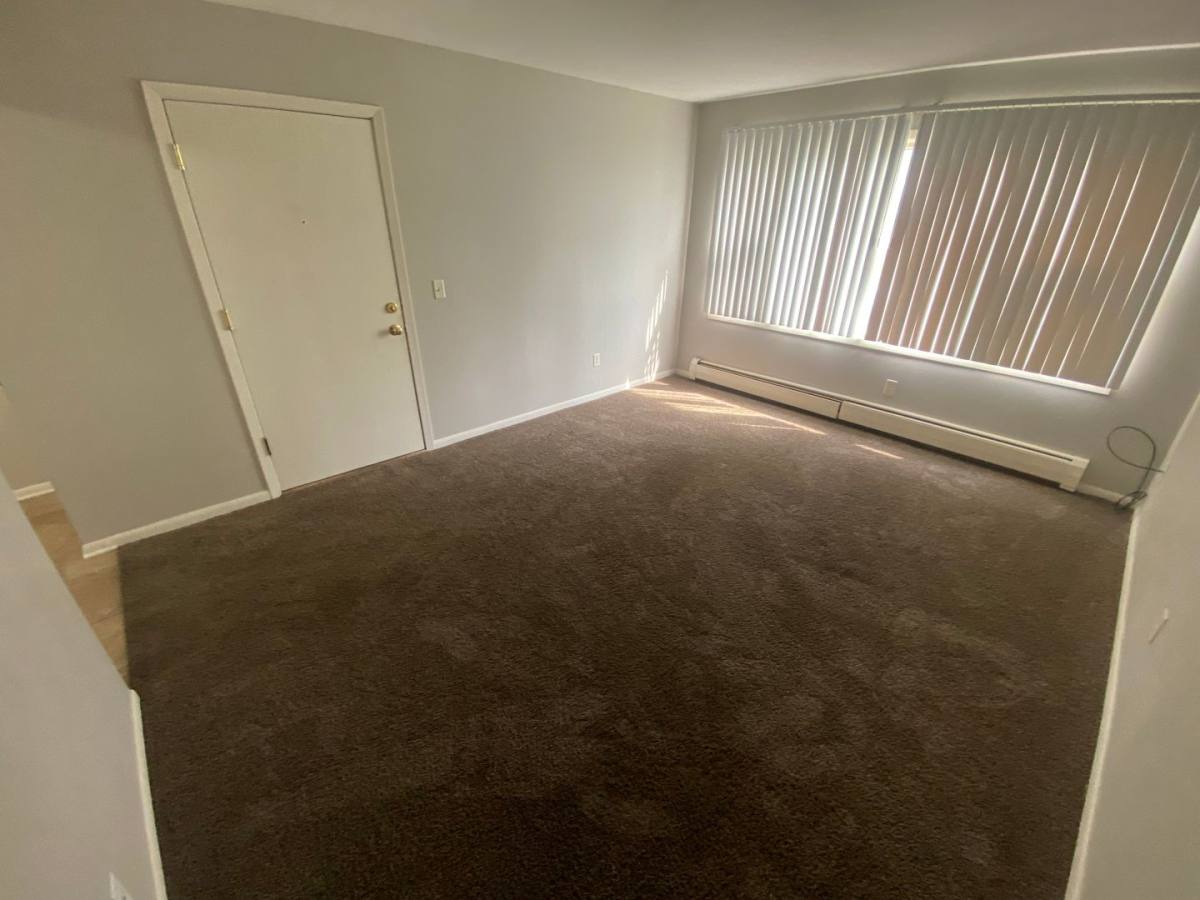 Apartment for rent at 944 E St, Lincoln, NE 68508
