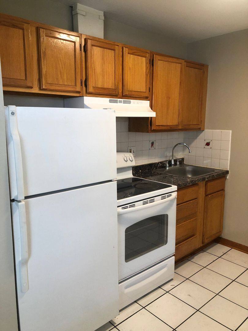 Apartment for rent at 1620 Greenwood Rd, Glenview, IL 60026