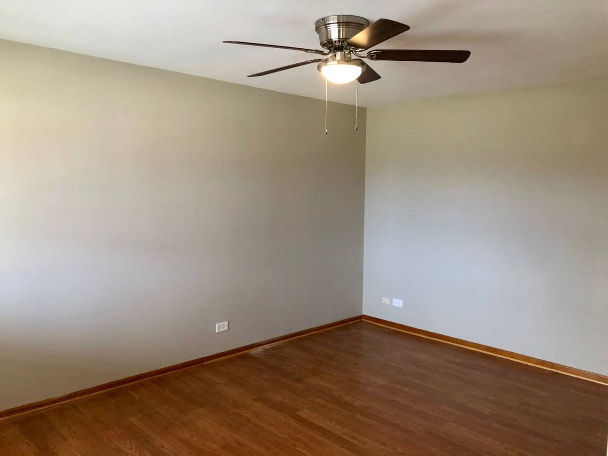 Apartment for rent at 1620 Greenwood Rd, Glenview, IL 60026