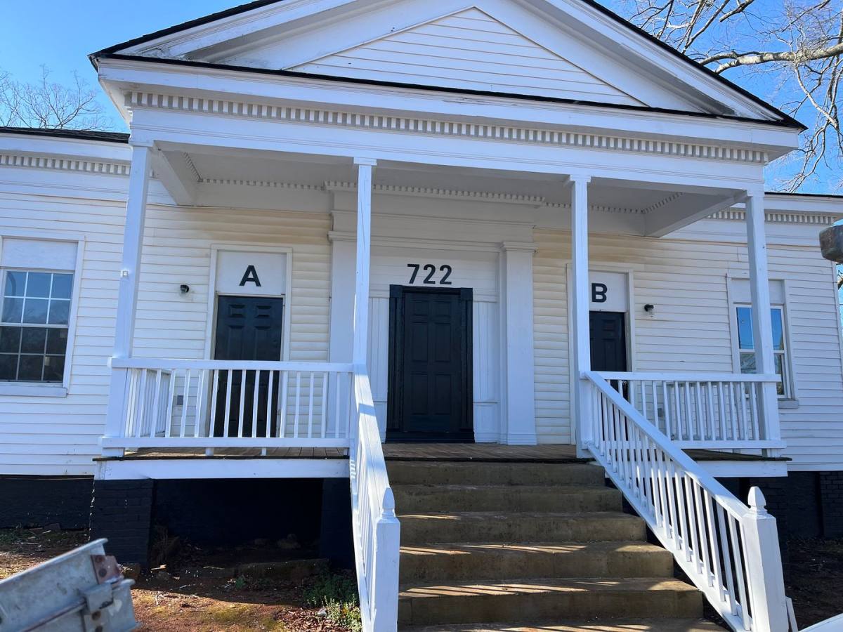 Townhouse for rent at 722 E Broad St, Griffin, GA 30223