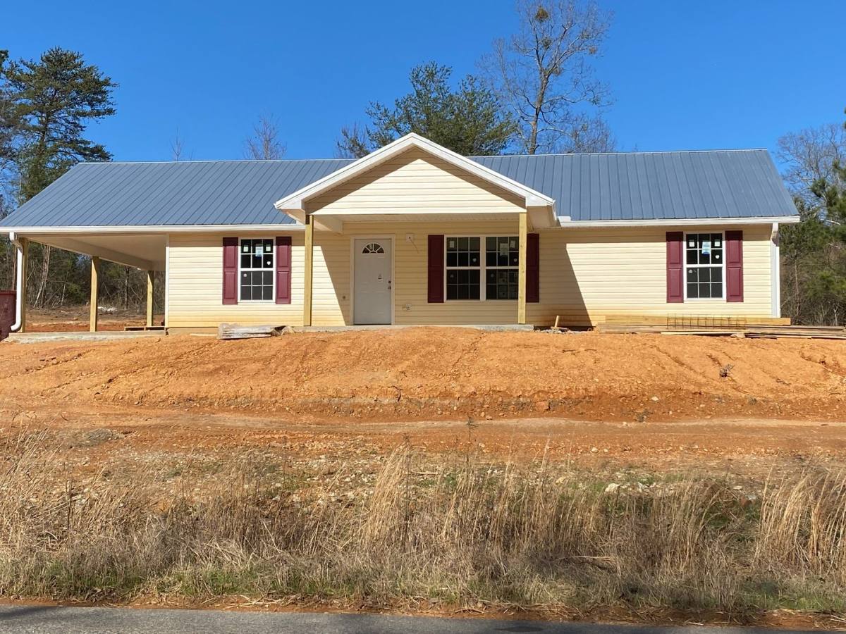 House for rent at 306 Silver Run Rd, Munford, AL 36268
