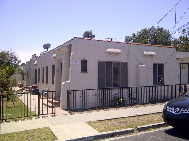 Apartment for rent at 785-789 1 2 W, San Pedro, CA 90731