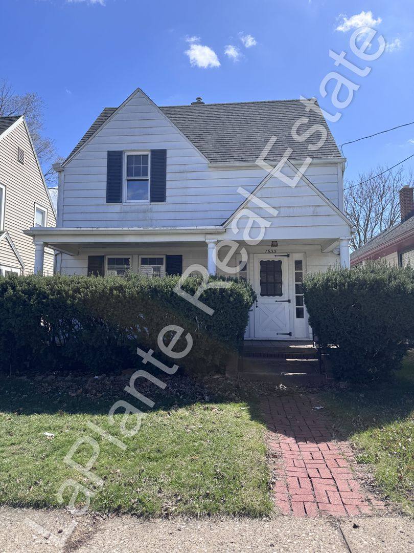 House for rent at 1933 Talbot St, Toledo, OH 43613