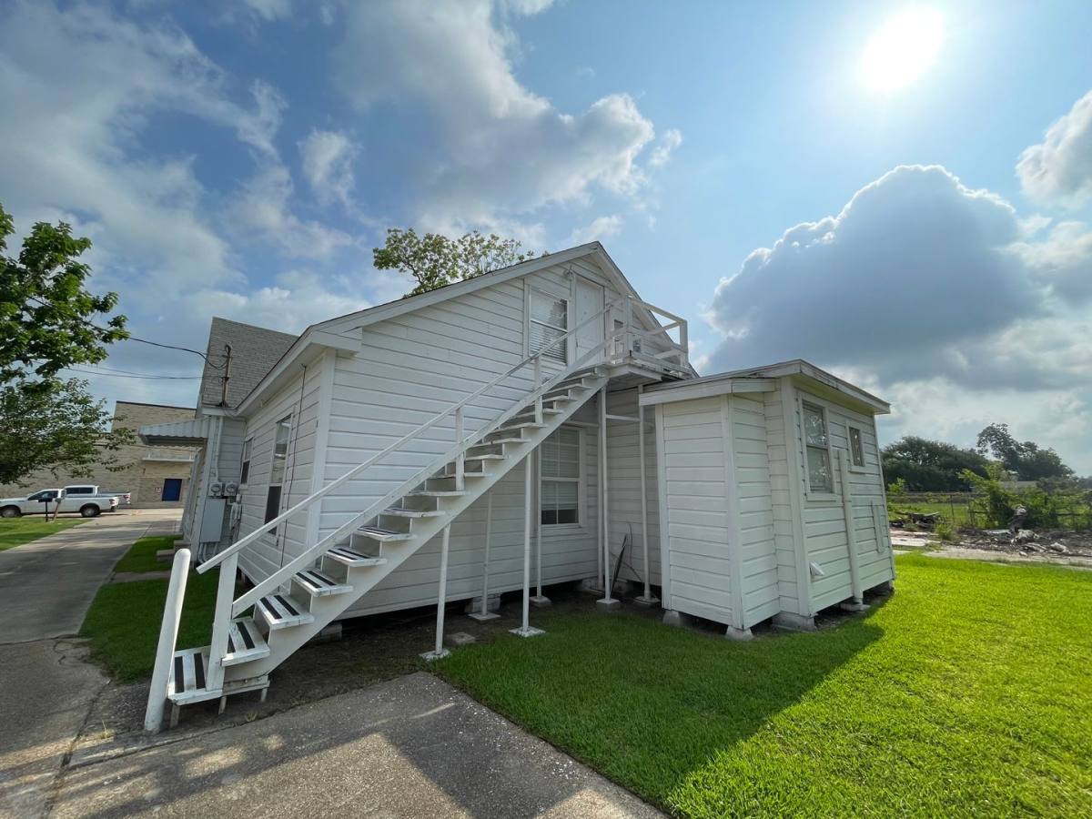 Apartment for rent at 415 Ash St, Sulphur, LA 70663
