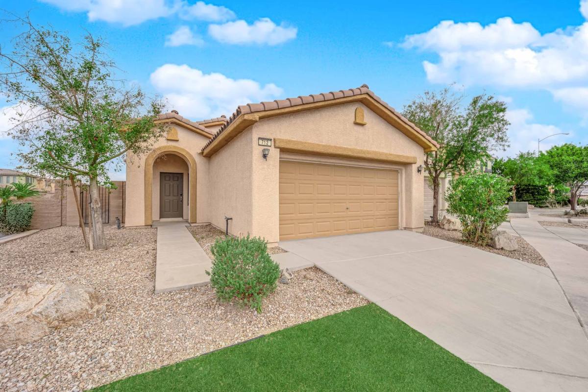 House for rent at 712 Yew Barrow Court, Henderson, NV 89011