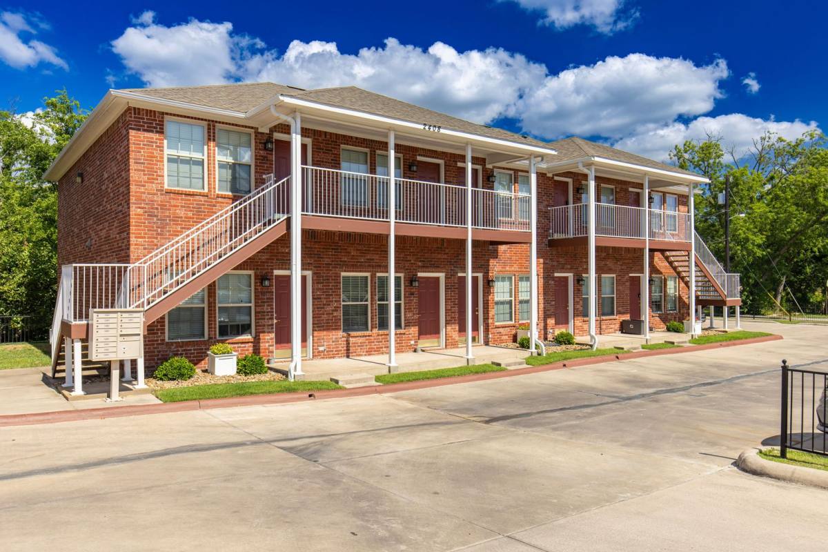 Apartment for rent at 2408 Bryan St, Commerce, TX 75428