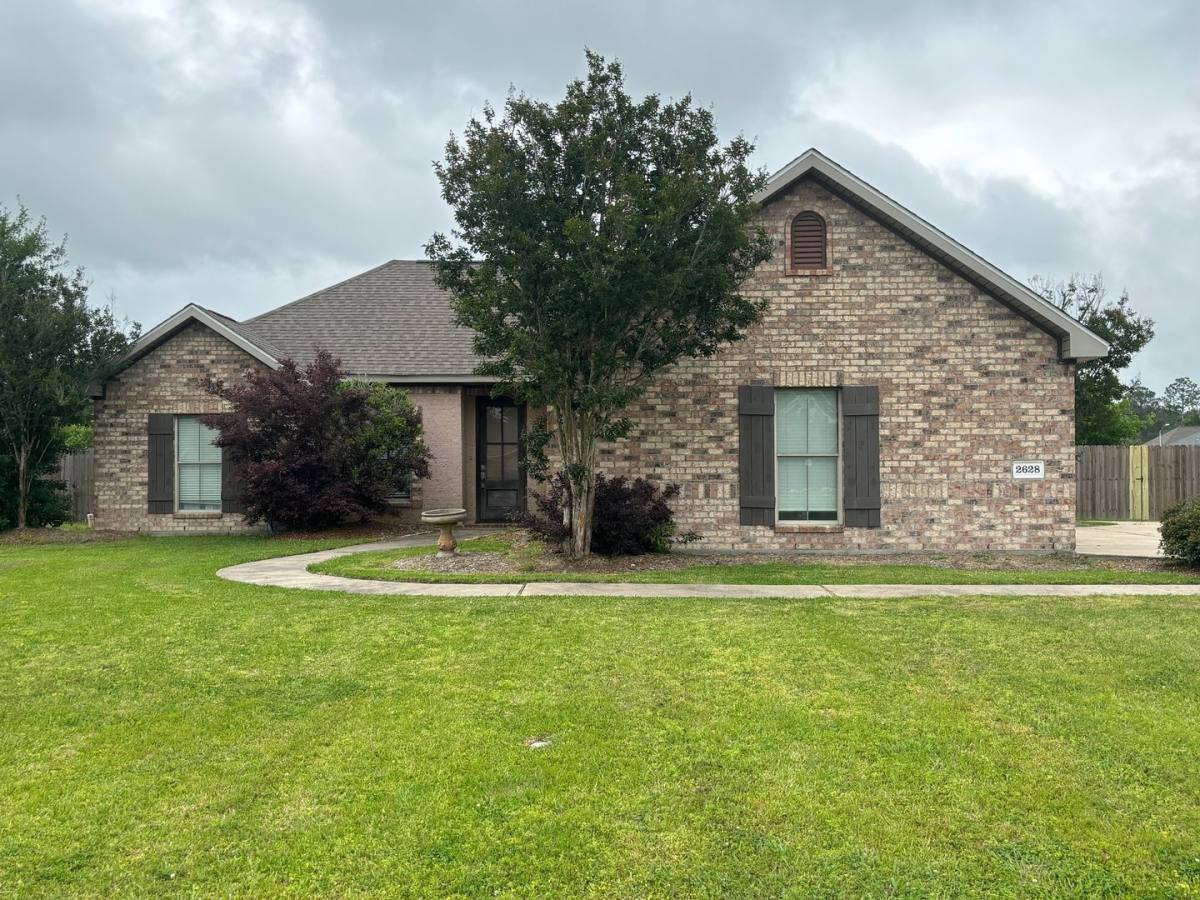 House for rent at 2628 Ravenway Dr, Lake Charles, LA 70611