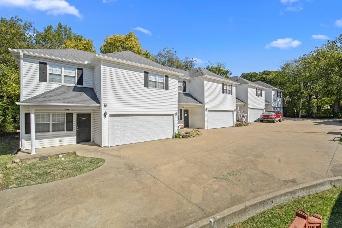 Townhouse for rent at 319 E Modoc, McAlester, OK 74501