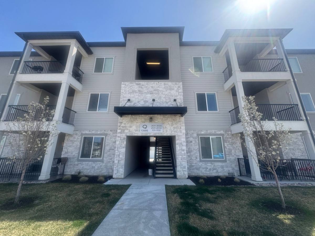 Condo for rent at 1386 N 3830 W, Lehi, UT 84043