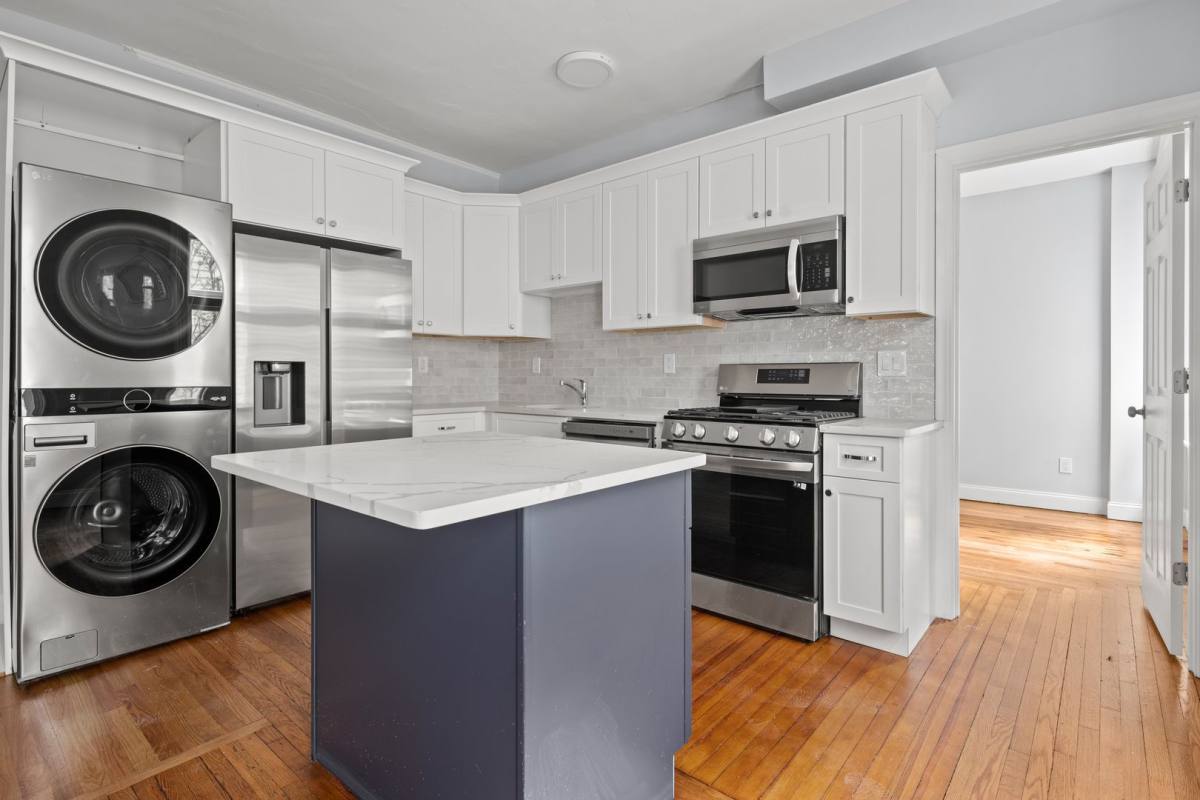 Apartment for rent at 318 Willow St, New Haven, CT 06511