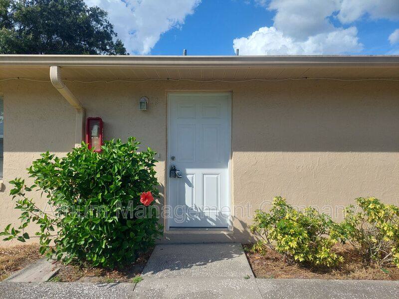 Apartment for rent at 1332 Payne St, Auburndale, FL 33823