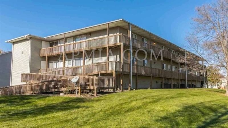 Condo for rent at 419 W Zeller St, North Liberty, IA 52317