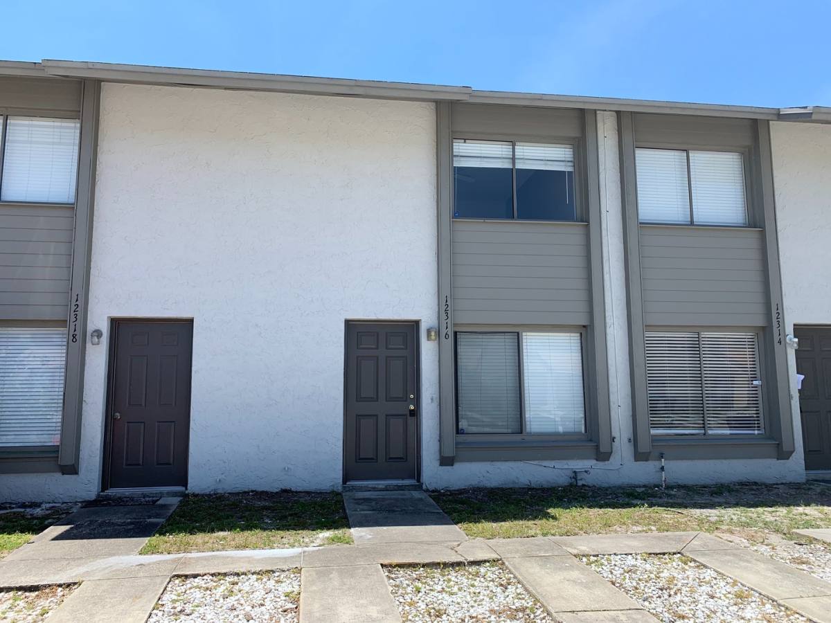 Townhouse for rent at 12316 Fox Hound Lane, Orlando, FL 32826