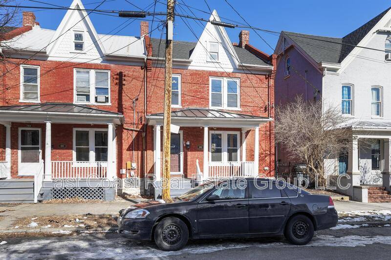 Apartment for rent at 302 W Martin St, Martinsburg, WV 25401
