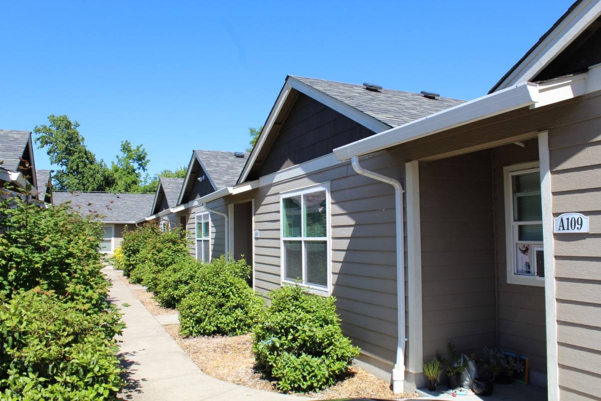 Apartment for rent at 1855 S 9th St, Lebanon, OR 97355