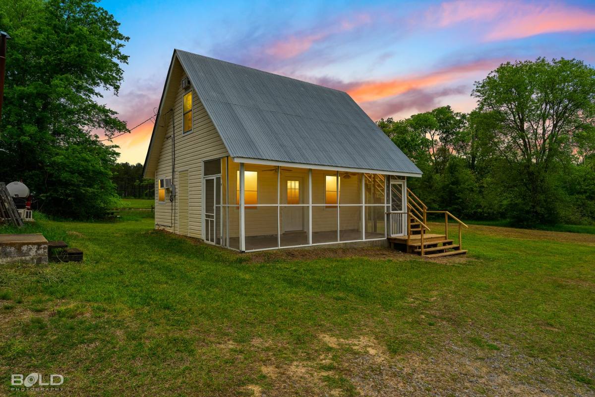 House for rent at 3792 Bledsoe Rd, Keithville, LA 71047