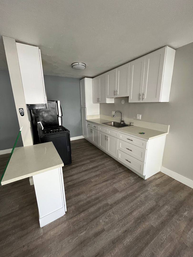 Apartment for rent at 4808-4816 August St, Los Angeles, CA 90008