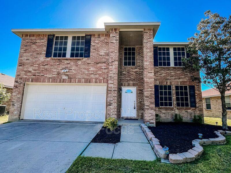 House for rent at 1329 Scenic Hills Dr, McKinney, TX 75071