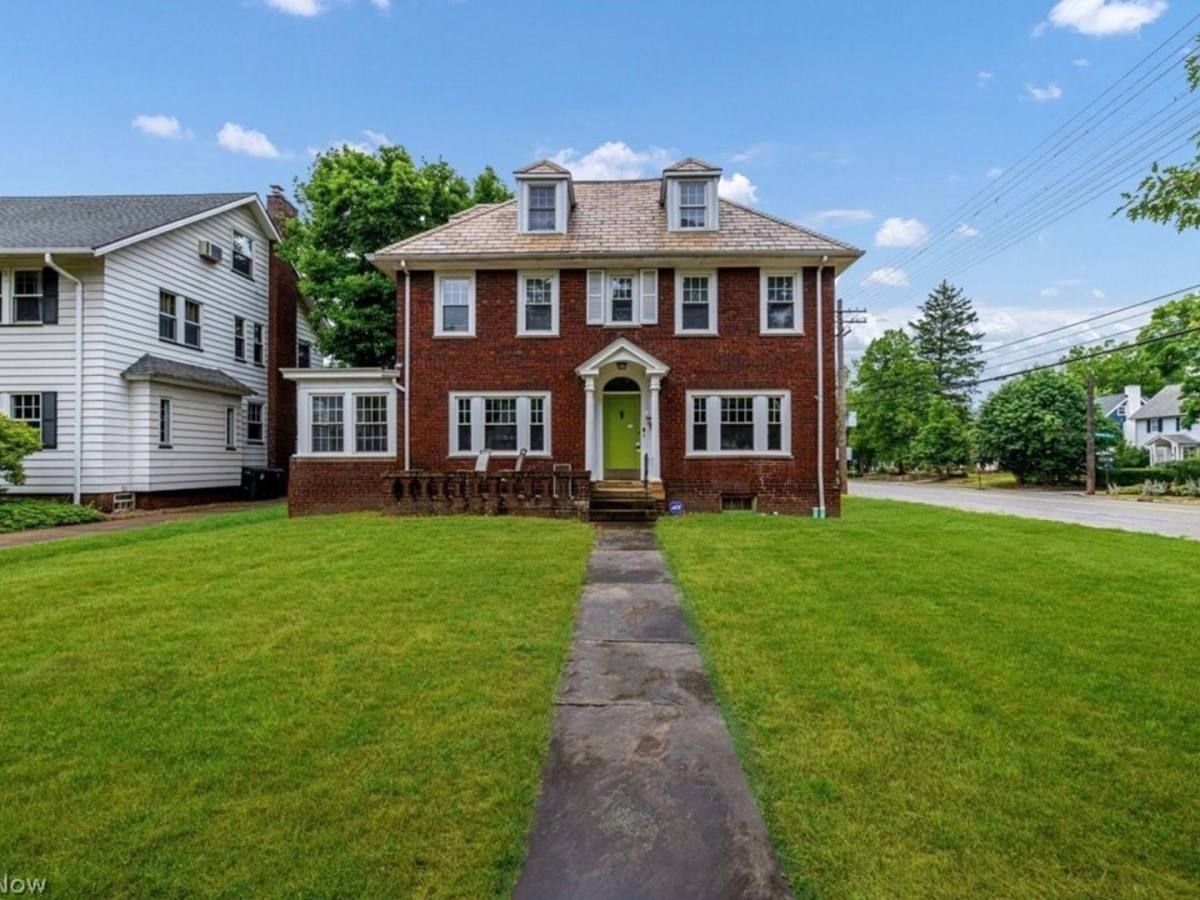 Townhouse for rent at 2156 N Saint James Parkway, Cleveland, OH 44106