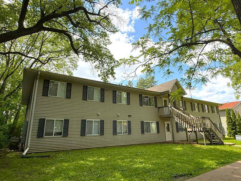 Apartment for rent at 645 S Lucas St, Iowa City, IA 52240