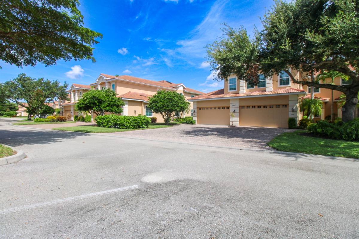 House for rent at 6017 Trophy Dr, Naples, FL 34110