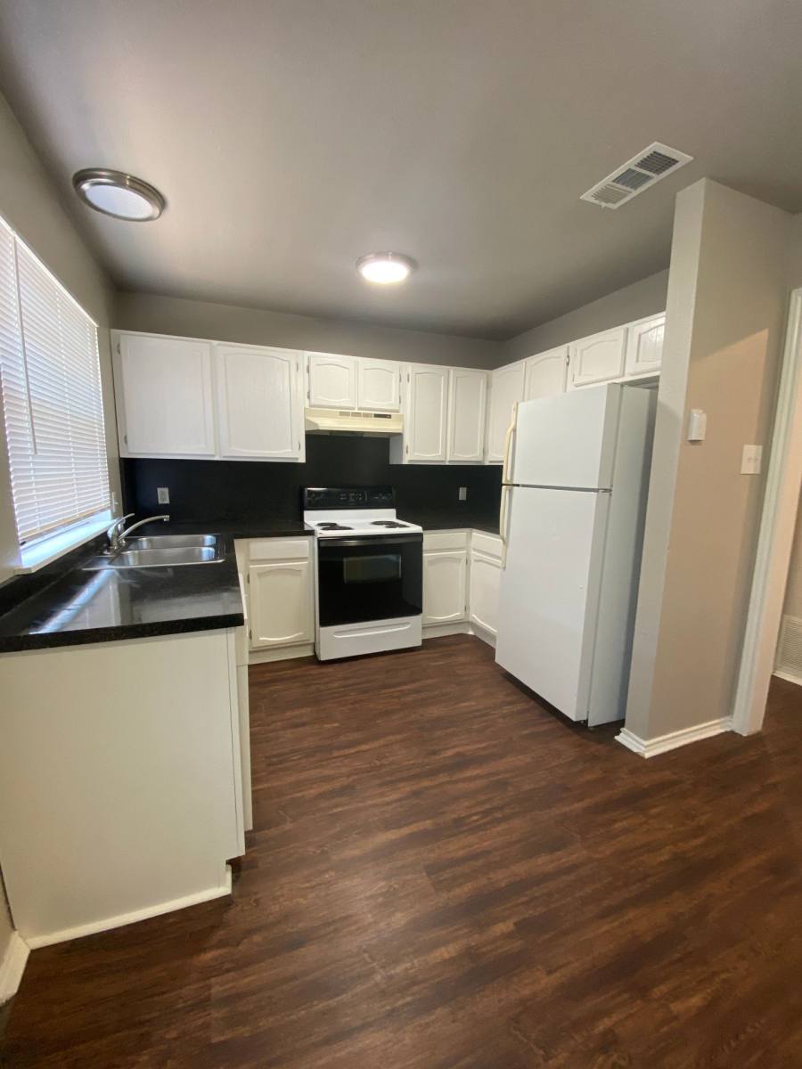 Townhouse for rent at 1608 A Sun Valley Dr, Cleburne, TX 76033
